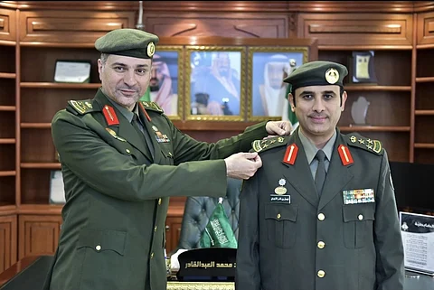 مدير جوازات عسير يقلد "الشهراني" رتبة عميد