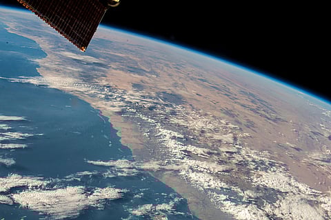 3 عرب سيجتمعون في الفضاء.. "النيادي" يترقب اللحظة التاريخية ويوجِّه رسالته إلى السعوديين