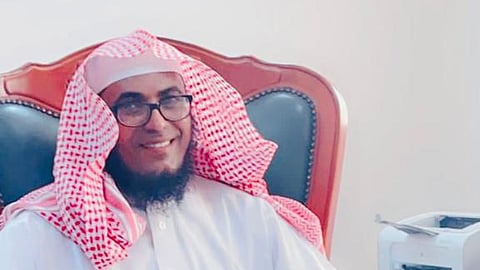 مدير شؤون المعلمين إبراهيم حسين الحسني