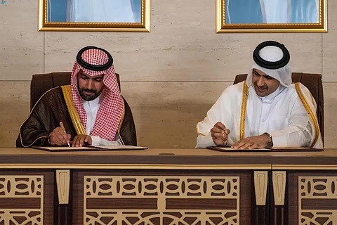 بدر بن عبدالله يوقّع مذكرة تفاهم مع نظيره القطري لتعزيز التعاون الثقافي
