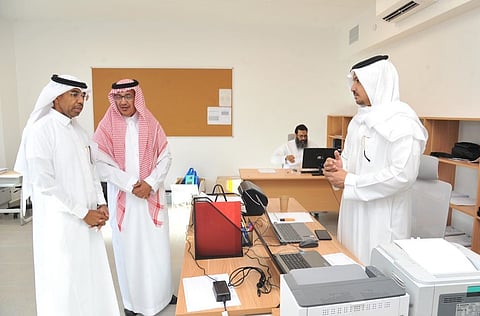 طلاب وطالبات "جدة ورابغ وخليص" يؤدون اختبارات نهاية الفصل الثالث