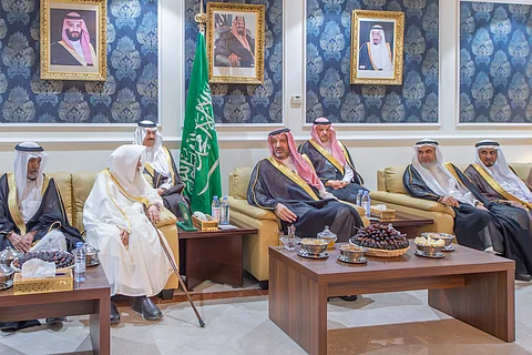 "أمير المدينة المنورة" يتفقد منظومة الخدمات المقدمة للأهالي في بدر