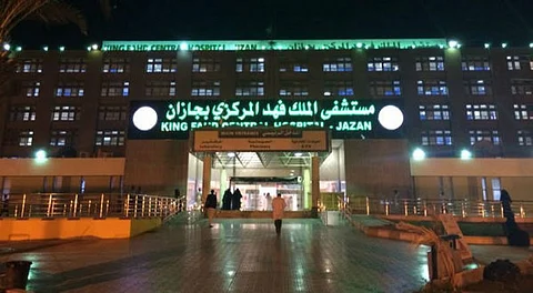 مستشفى الملك فهد المركزي بجازان ينهي معاناة ثمانيني مع ورم كبير في الوجه