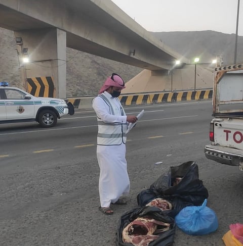 أمانة الطائف تُحبط تهريب 29 ذبيحة و200 كيلو من اللحوم الفاسدة بـ"بهيتة السيل"