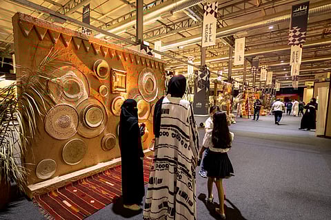 حِرف الأجداد وحكايات الماضي تجتمع في "بَنان"