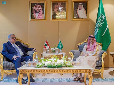 فيصل بن فرحان ينقل شكرَ القيادة للبنان على تحرير المواطن السعودي المختطف