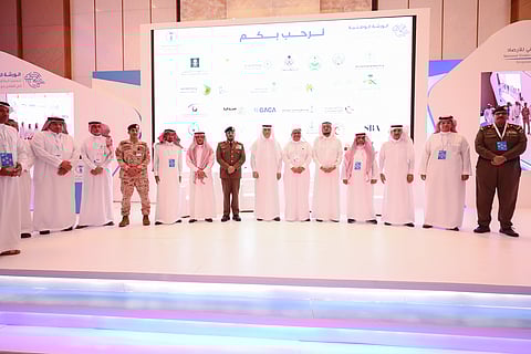 اليوم.. "وزير البيئة" يطلق وثيقة آلية التعامل مع الظواهر الجوية