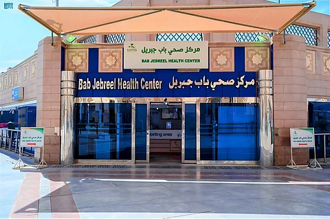 بعد توقف قلبه 10 دقائق.. إنقاذ معتمر آسيوي في المدينة المنوّرة