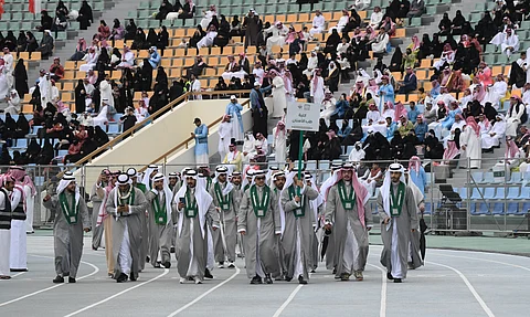 "أجواء احتفالية".. أمير عسير يرعى تخريج "دفعة اليوبيل الفضي بجامعة الملك خالد"