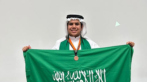 الطالب حسين قدح