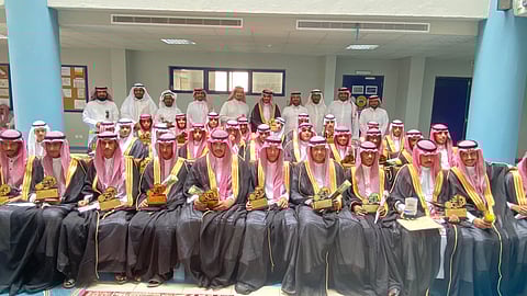 بالشراكة مع جمعية التنمية بمركز ثلاثاء.. "ثانوية بني عيسى" تحتفي بخريجيها