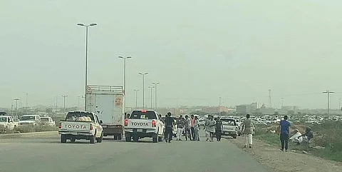 لوقف المتلاعبين.. مواطنون يطالبون بمنع ممارسة بيع المواشي على الطرقات بجازان