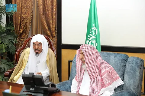 المفتي يتسلّم التقريرَ الختامي لمبادرة "وقاية للتحذير من خطر المخدرات" المنفّذة بالباحة
