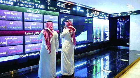 مؤشر "الأسهم السعودية" يغلق منخفضًا عند 12355.69 نقطة