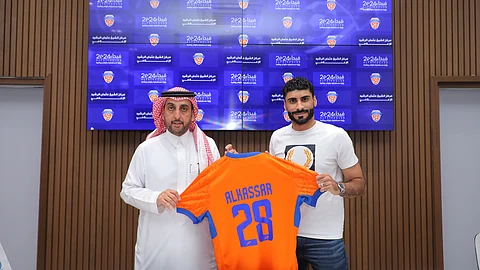 حارس المرمى أحمد الكسار يوقع لنادي الفيحاء حتى 2026