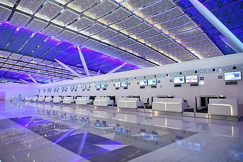 مراكز المراقبة الصحية بمطار الملك عبدالعزيز بجدة تقدّم عناية فورية للحجاج