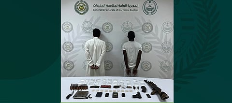 مكافحة المخدرات تقبض على شخصين بحائل لترويجهما الإمفيتامين والحشيش