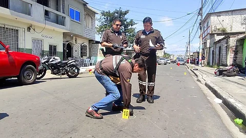 خمسة قتلى وثمانية جرحى جرّاء هجوم مسلح في الإكوادور