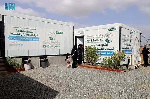 عيادات "إغاثي" الملك تقدم خدماتها لـ 1.351 مستفيدًا في مديرية حرض بمحافظة حجة