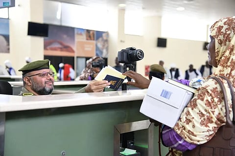 "الجوازات" تواصل إنهاء إجراءات مغادرة الحجاج عبر ميناء جدة الإسلامي