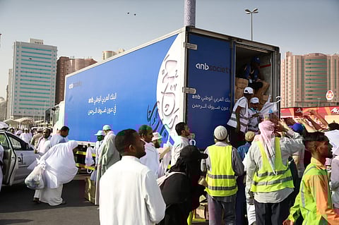 مبادرة "البنك العربي الوطني anb في عون ضيوف الرحمن" تستكمل مهمّتها في خدمة حجاج بيت الله الحرام