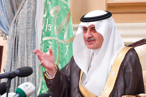 "أمير تبوك" ينوّه بنجاح موسم الحج ويُكَرّم منسوبي القطاعات المشاركة بمنفذ حالة عمار