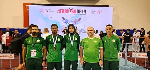 "دنيا" لاعبة المنتخب السعودي للتايكوندو تخطف الفضية.. و"الغالي" يحصد "البرونزية"