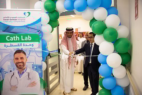 حائل.. "الشمري" يدشِّن مركز القسطرة القلبية والرعاية عن بُعد والطب الاتصالي بـ"السعودي الألماني"