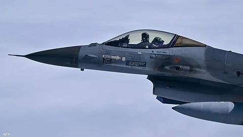 مقاتلة من طراز "إف-16"