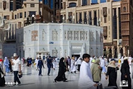 عبر الألوان الأربعة.. تطبيق منظومة اللوحات الإرشادية بالمسجد الحرام وساحاته