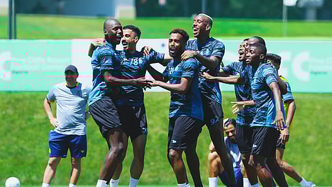 لاعبو النصر خلال الحصة التدريبية