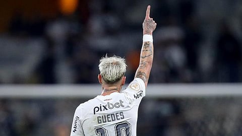روجر جيديس لاعب كورينثيانز البرازيلي
