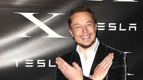 "ماسك" يُنهي حقبة "العصفور".. "تويتر" يغيّر اسمه وصورته إلى "X" رسميًّا