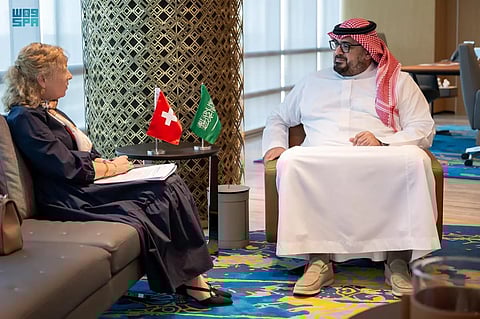 وزير الاقتصاد يبحث تعزيزَ التعاون بين المملكة وسويسرا وسلوفاكيا