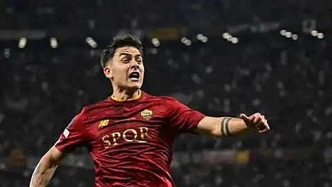 باولو ديبالا لاعب روما الإيطالي