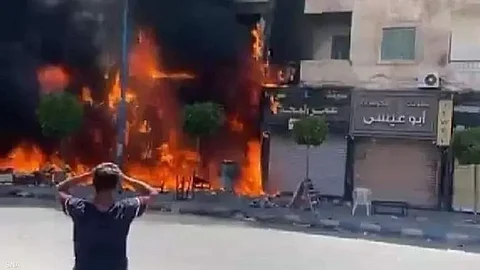 أصيب 30 شخصا في حريق المول