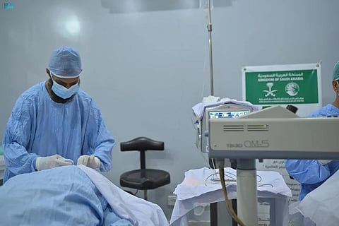 السعودية تُدشِّن برنامج نور السعودية التطوعي لمكافحة العمى في باكستان