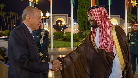 الأمير محمد بن سلمان خلال لقائه رئيس تركيا رجب أردوغان