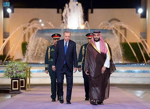 الأمير محمد بن سلمان خلال لقائه رئيس تركيا رجب أردوغان