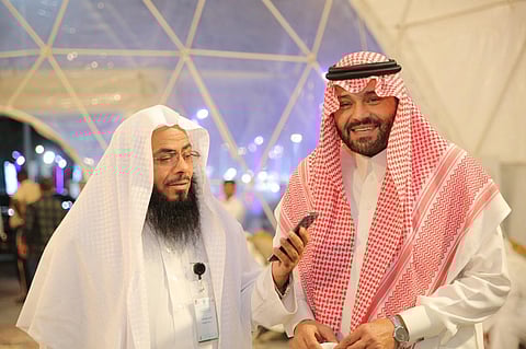 مشاهير الفن والرياضة يتجولون في مهرجان "فلفل شقراء 3".. و"سبق" تنقل مشاعرهم