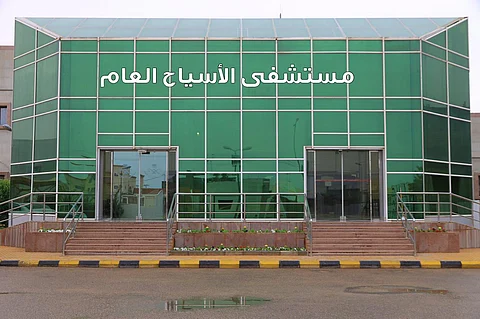 نجاح قيصرية عالية الخطورة لمريضة مصابة بالأنيميا وفقر الدم بمستشفى الأسياح العام