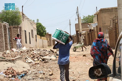 "إغاثي الملك سلمان" يقدم 16 طن سلال غذائية للنازحين في ولاية نهر النيل بالسودان