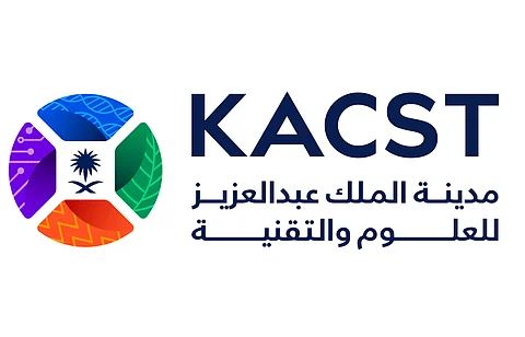 طلبة سعوديون يطوِّرون 12 مشروعًا بحثيًّا في مجال الذكاء الاصطناعي والروبوت