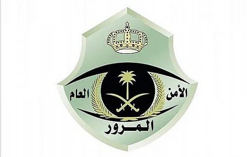 بصورة كاشفة.. "المرور" يحذّر من عدم الالتزام بقواعد الوقوف عند الإشارة الضوئية