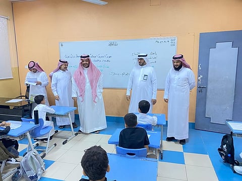 محافظ الداير يشدّد بسرعة معالجة سفلتة بعض الطرق المؤدية للمدارس