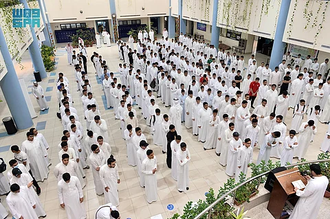 29 ألف معلم ومعلمة.. نصف مليون طالب وطالبة ينتظمون على مقاعد الدراسة بالشرقية