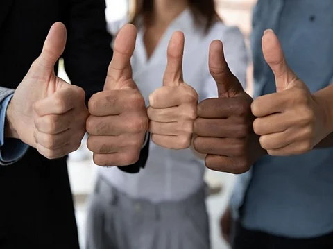 احذر من 3 واحرص على 3.."أصدقاء العمل".. مزايا وعيوب ونقل كلام!