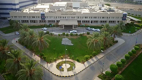 ابتلعه أثناء اللعب.. استخراج "دبوس" من معدة طفل بمستشفى الولادة والأطفال ببريدة