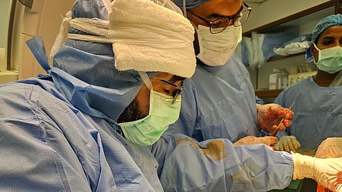 شاهد.. عملية ناجحة بحوطة سدير تنهي معاناة طفلة مع كسر "متبدل"