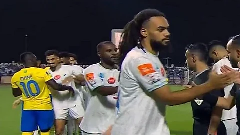 بالفيديو.. دهشة ساديو ماني تثير تفاعلاً على مواقع التواصل الاجتماعي.. تعرَّف على السبب